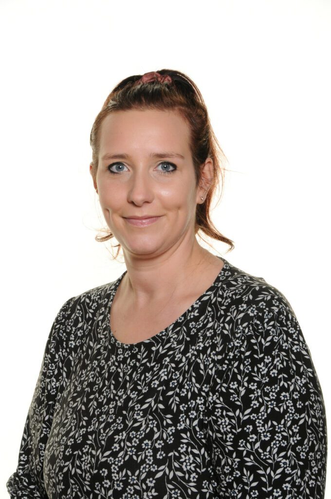 LOU 0497 Mrs Hayley Wood